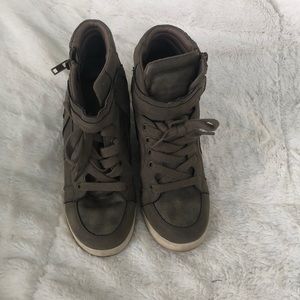 Sneaker Wedge
